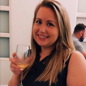 Meet your Posher, Caitlin